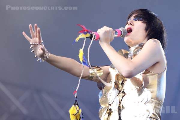 YEAH YEAH YEAHS - 2009-08-28 - SAINT CLOUD - Domaine National - Scene de la Cascade - 